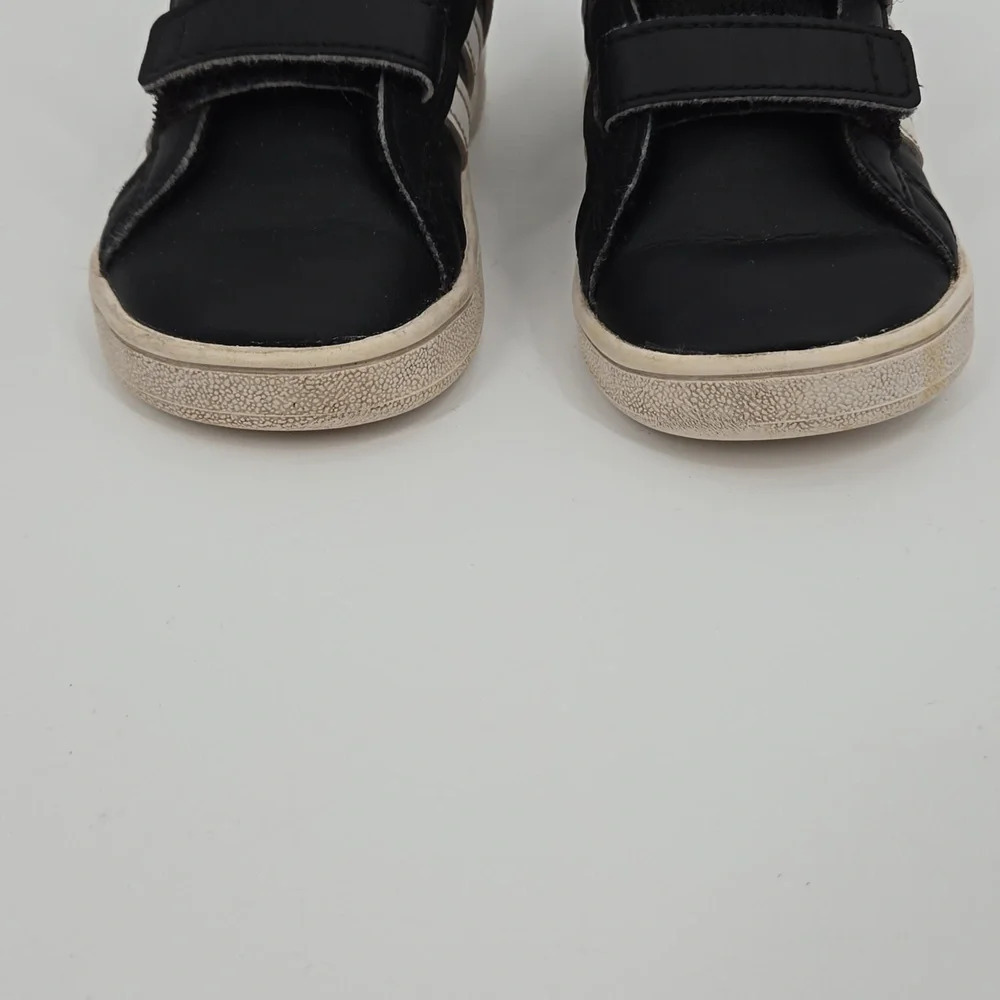 ADIDAS Kids Sneakers Black and White  Size 6K - Picture 3 of 9